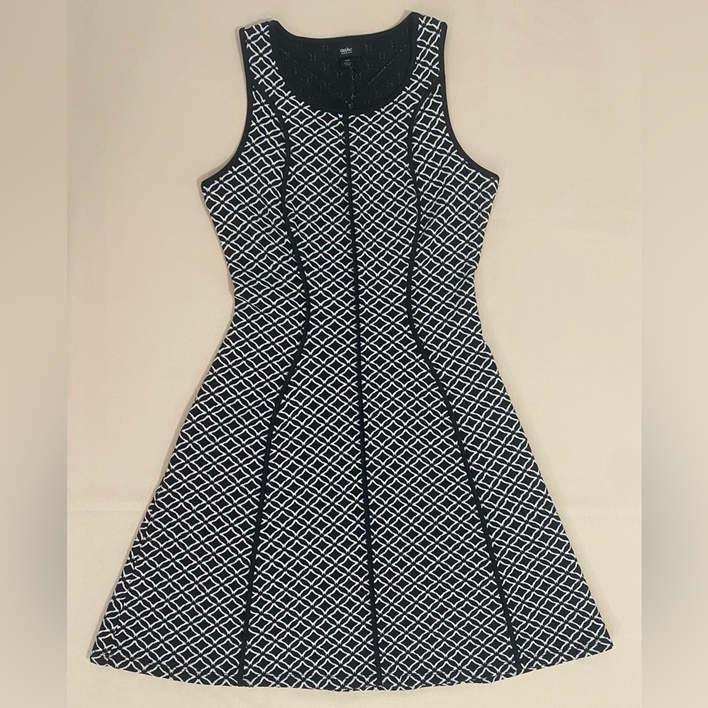 3/$20 Mossimo striking sleeveless dress